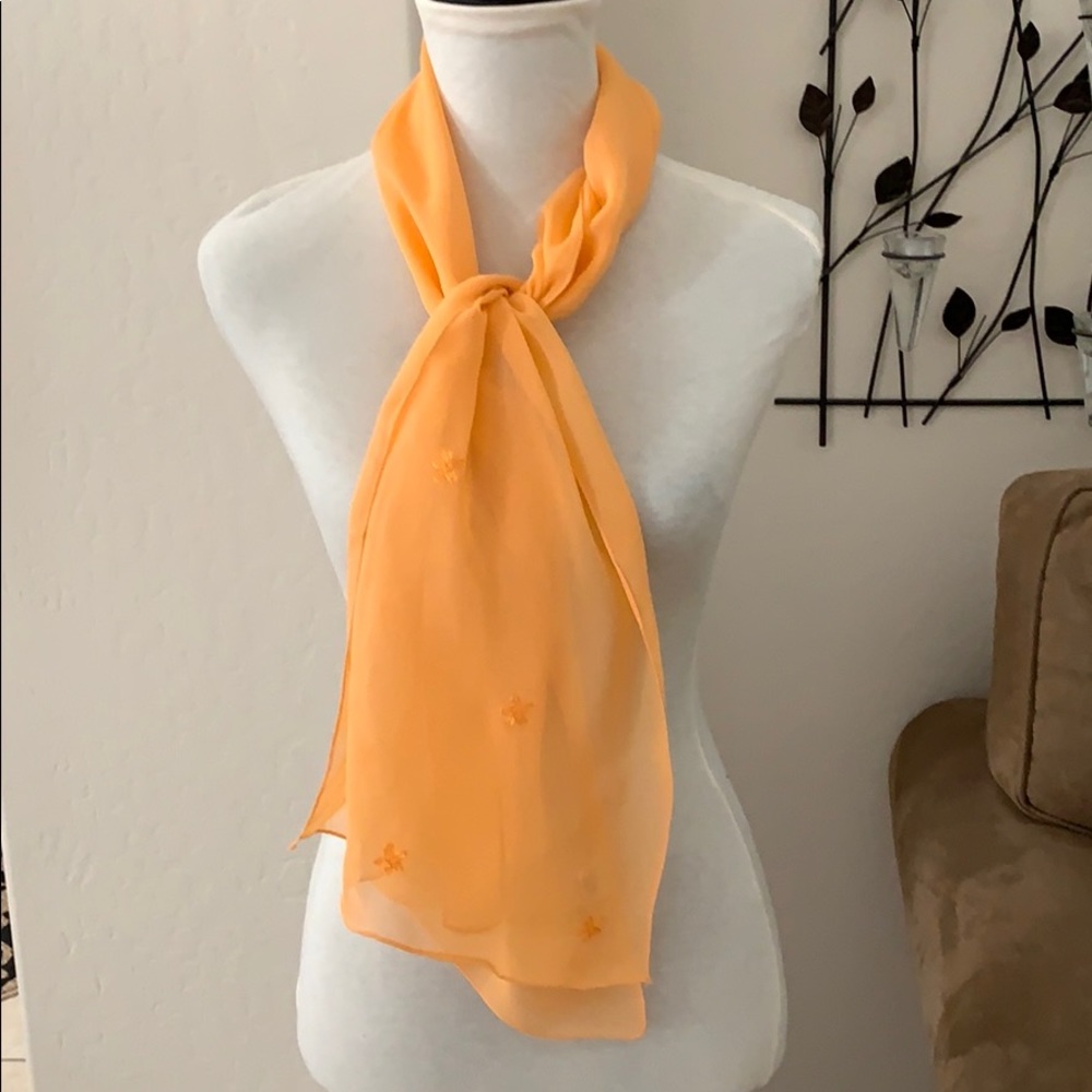 Vintage Peach Color Dainty Daisy Scarf